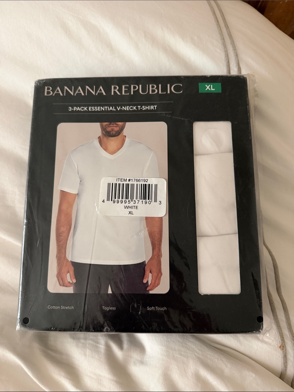 Banana Republic Men's White V-Neck 3-Pack T-Shirts - XL